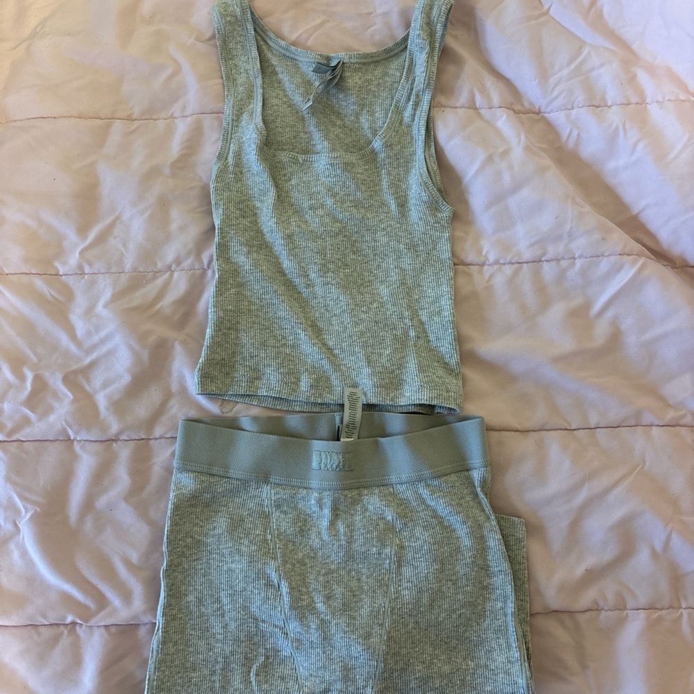 Skims Cotton Ribbed Tank and Shorts Set in Heather Gray